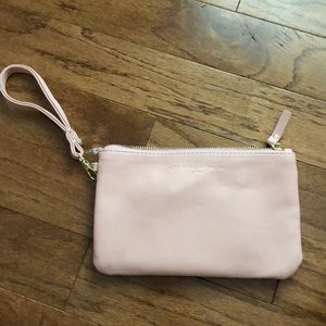 Battery pack wristlet